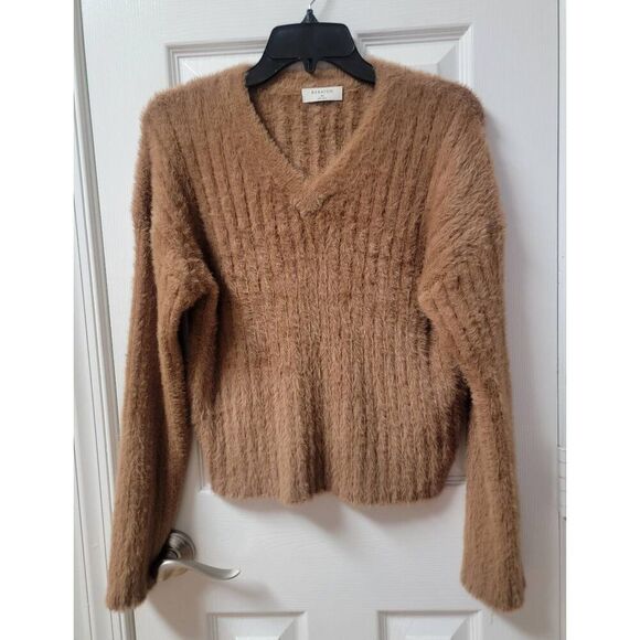 Aritzia Cozy Fuzzy Ulmann Sweater XS - Picture 3 of 10